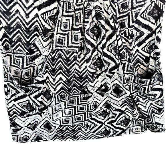 J. Valdi Black & White Graphic Geo Tank Cover‑Up Dress Size M  Flowy Beach Tunic - Picture 3 of 10